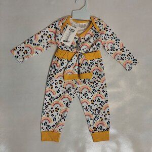NWT LEOPARD AND RAINBOWS SLEEP SET - 6-12M